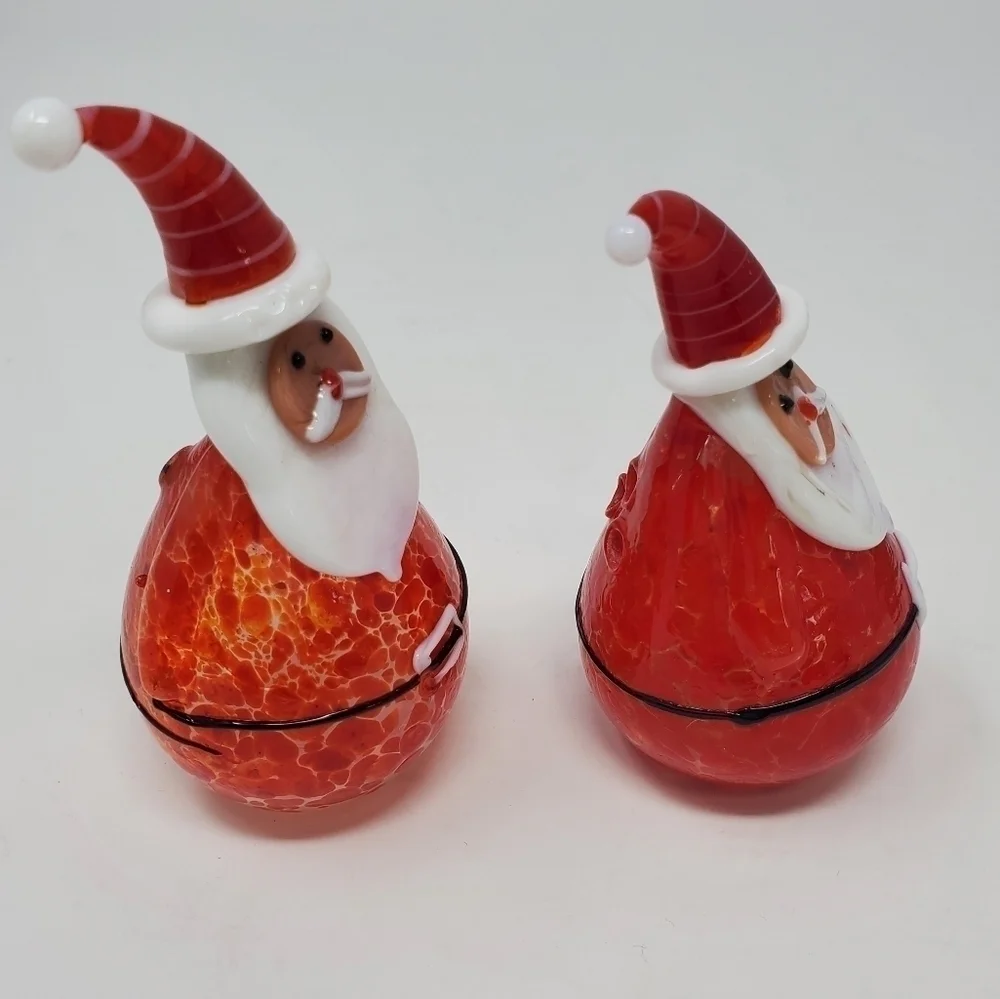 PIER 1 IMPORTS RED ART GLASS SANTA CLAUS SALT & PEPPER SHAKERS WITH ORIGINAL BOX